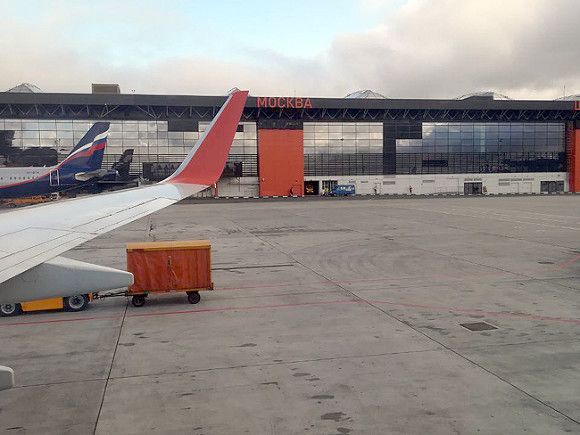 ТАСС: У Boeing 777 в Шереметьево задымилась стойка шасси