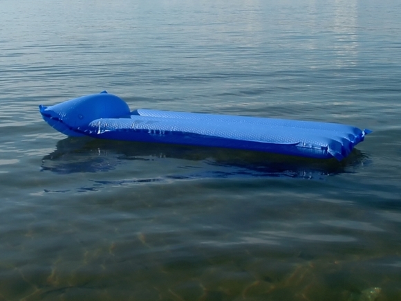 В Крыму детей унесло в море на надувном матрасе, они погибли