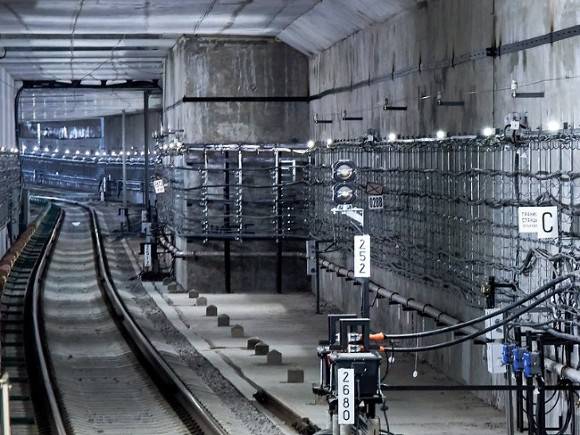 В Москве парень заплатит штраф в 20 тысяч рублей за поездку по тоннелю метро