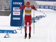У Александра Большунова два «золота» подряд в Ново Место, он лидирует в лыжном Кубке мира