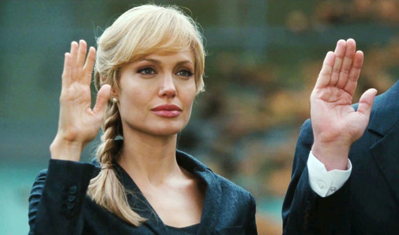 Анджелина Джоли призналась, что уже пять лет живет без любовников