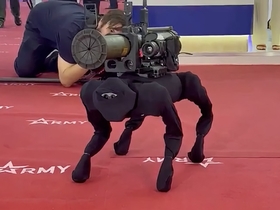 Соцсети: Робот-собака с гранатометом, показанный на «Армии 2022», — это китайский домашний помощник с AliExpress