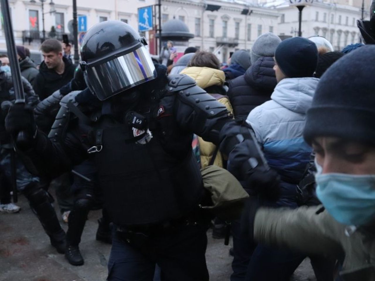Митинг в москве 23 февраля. ОМОН на митинге 23 января 2021.