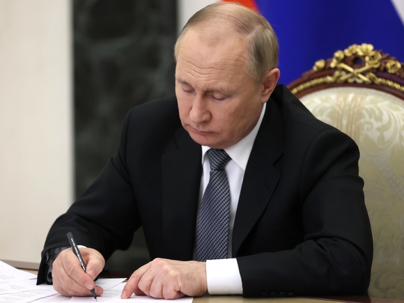 Путин поручил узаконить декриминализацию ряда деяний для бизнеса
