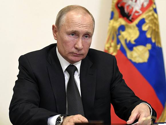 Путин: Коронавирус — не повод задирать цены на обучение в вузах