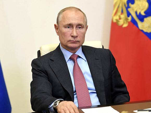 Путин: Доплаты учителям за классное руководство не должны быть сорваны