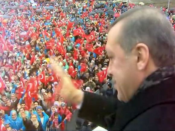 Турецкий лидер допускает проведение референдума о целесообразности вступления в ЕС.