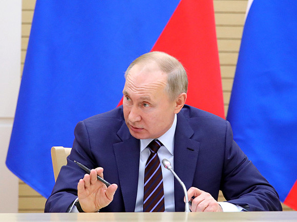 Путин подписал закон об индексации пенсий