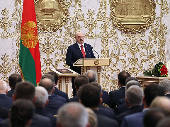 От Лукашенко ждут ухода 25 октября, но уже известно, чем он займется в декабре