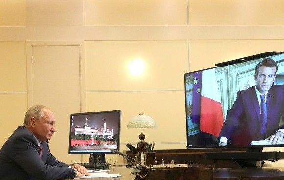 В первом за последние месяцы разговоре с Макроном Путин заявил о риске катастрофы в связи с обстрелами ЗАЭС