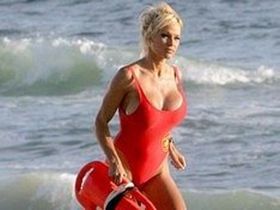 Pamela Anderson Is Barely Recognisable In Her First Playboy Shoot In 1990