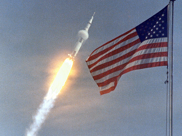 В США запустили ракету-носитель с тремя спутниками