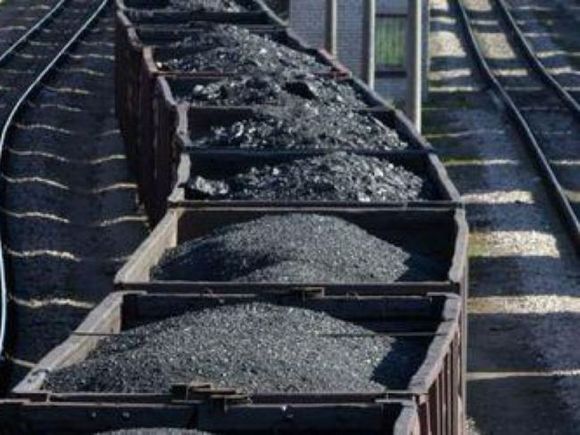 СМИ сообщают, что в отопительный сезон Украина вошла с рекордно низкими запасами угля, закачка газа вызывает меньше опасений.