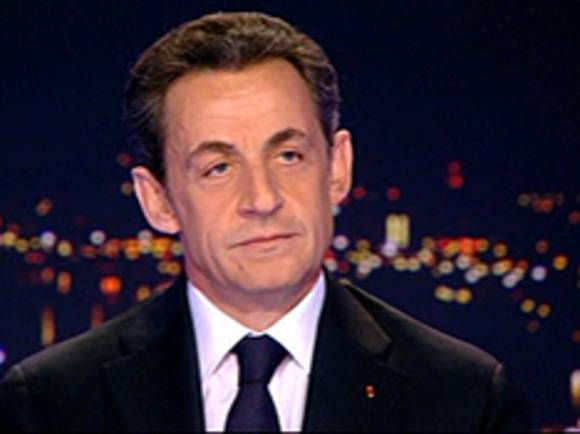 Саркози назвал правильным решение Макрона поддерживать контакт с Путиным
