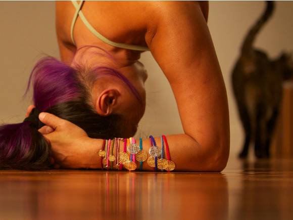 Невролог рассказала о пользе йоги на удаленке