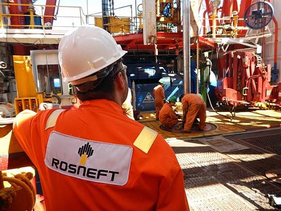 На месторождении «Роснефти» забастовали рабочие — им не платят с лета