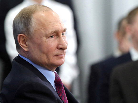 Путин: В России ставят на боевое дежурство «оружие будущего»