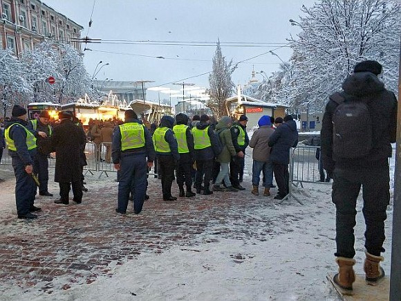 Неизвестные заминировали все ТЦ в Киеве