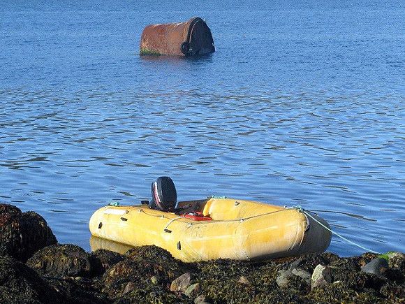 KTVA: На Аляске задержали двух россиян, которые проплыли почти 500 км на лодке, «убегая от военных»