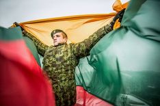 Лукашенко и более 30 белорусским чиновникам запретили въезд в Литву