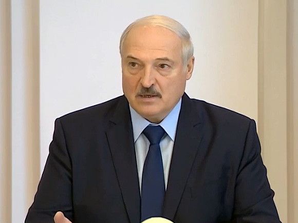 Лукашенко приехал в центр для мигрантов на границе с Польшей