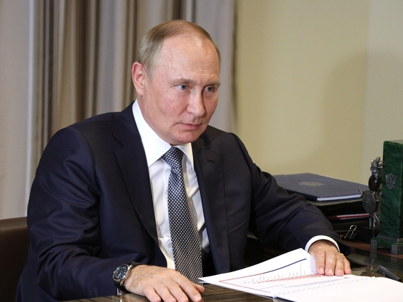 Путин поручил расширить ипотеку на строительство ИЖС и выделить 24 млрд рублей на расселение аварийного жилья