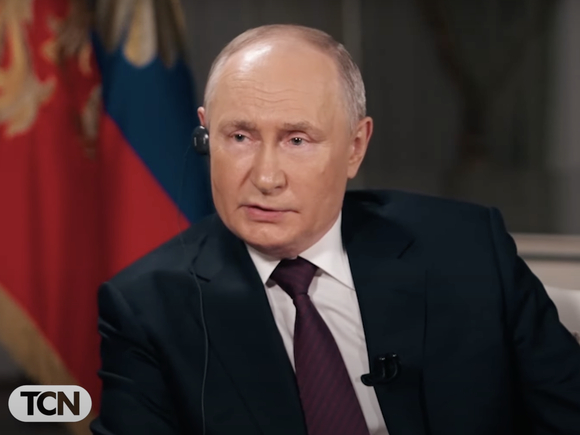В Кремле рассказали о работе переводчиков на интервью Путина Карлсону
