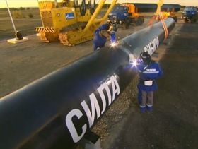 Российская нефть утечет с «потолка» на восток