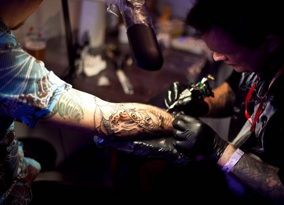 В Европе решили запретить чернила для татуировок — они опасны для здоровья