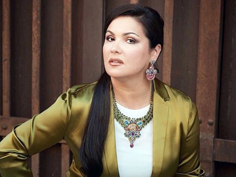 Russian Opera Singer Anna Netrebko Files Lawsuit Against Metropolitan Opera Demanding 0,000 Compensation for Canceled Performances