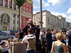 Мосгорсуд оставил в силе приговор Кириллу Жукову за удар по шлему росгвардейца на акции 27 июля
