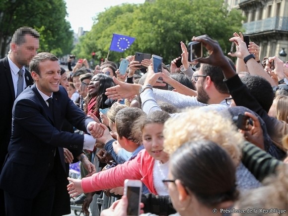 Эммануэль Макрон - безоговорочный лидер Франции.