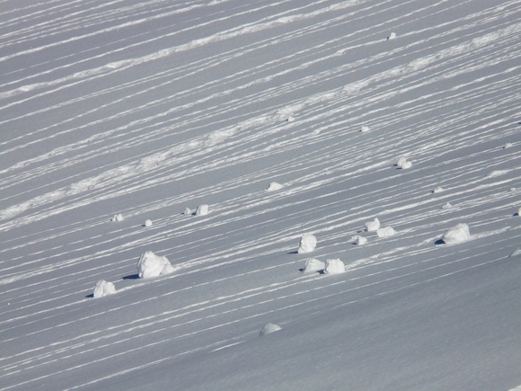 На Камчатке пропали двое мужчин на снегоходах