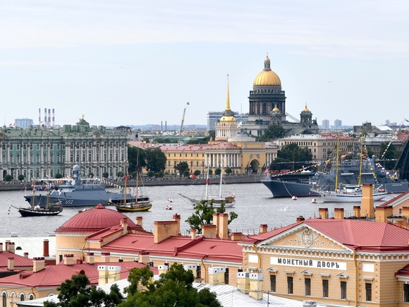 В Петербурге проходит генеральная репетиция парада ВМФ (фото, видео)