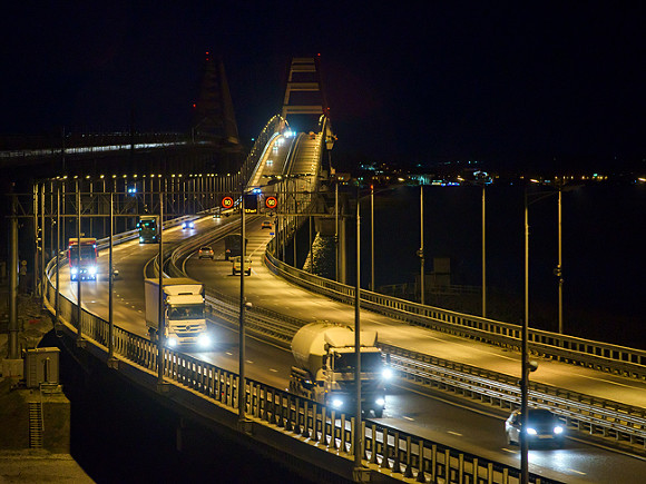 На Крымском мосту не пропустили в Ростов-на-Дону более 100 крымских татар