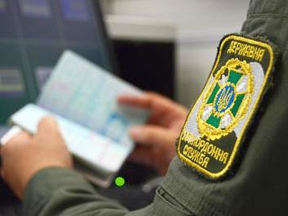 Жителей Украины перестали пускать в Россию по внутренним паспортам