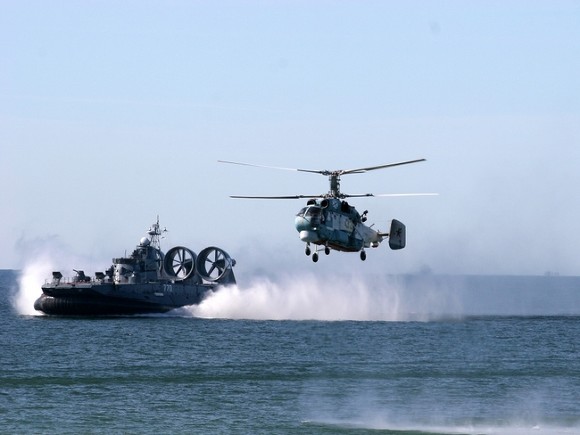 Российские корабли провели учения на Балтике на фоне старта маневров НАТО