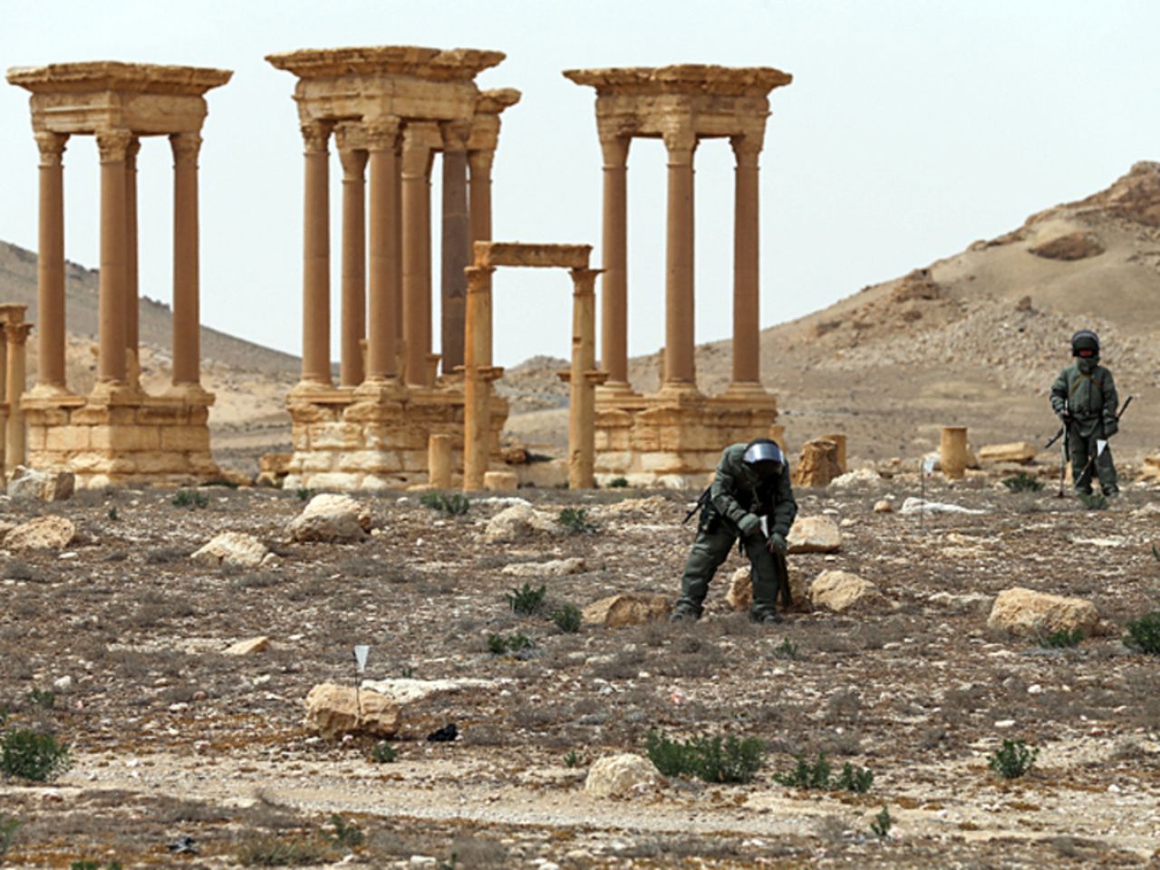 пальмира (город) достопримечательности. под пальмирой. пальмира хугес. пальмира колоннадная улица. россия в сирии пальмиры.