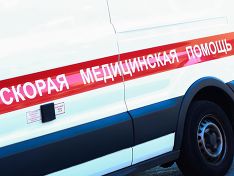 На севере Петербурга после ДТП машина отлетела в пешеходов на «зебре»