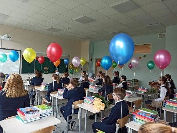 В петербургских школах не хватает 30 тыс. мест.