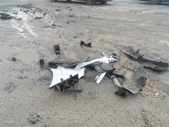 На Петербургском шоссе машину от удара разорвало пополам