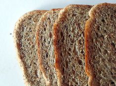 Диетологи рассказали, с чем нельзя есть белый хлеб