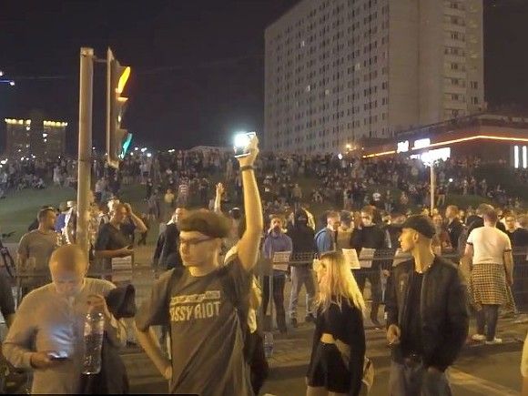 В Минске расстреливают протестующих, в Гродно — массовые задержания