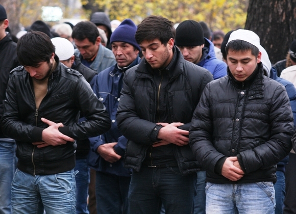 В Дагестане на молитву пришли тысячи верующих, несмотря на запрет