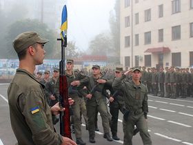 Правда, на сегодняшний день и «Азов», и другие добровольческие батальоны входят в структуру Национальной гвардии.