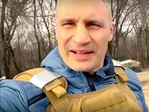 Кличко сообщил о взрывах в Киеве и области