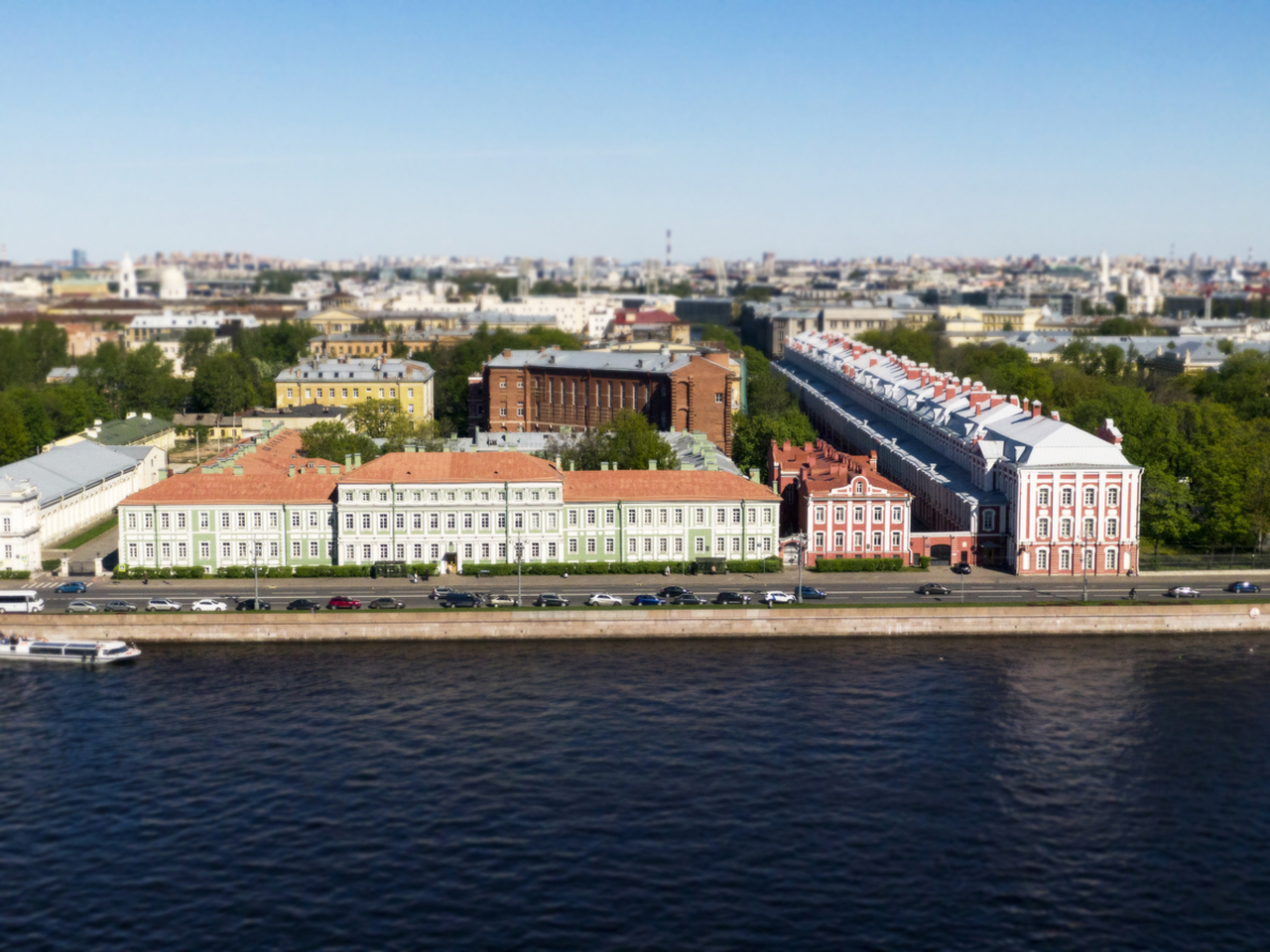 первый университет в санкт петербурге