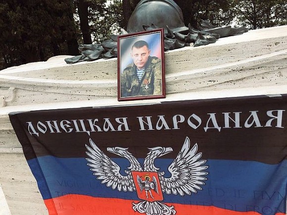 До гибели Захарченко в обеих донбасских республиках были намерены перенести выборы на год.