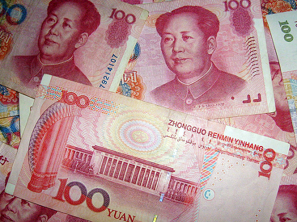 РБК: На фоне валютных ограничений вырос интерес россиян к вкладам в юанях
