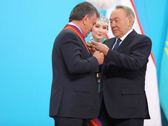 На роль лидера в регионе явно претендуют Казахстан и Узбекистан и президенты этих стран.